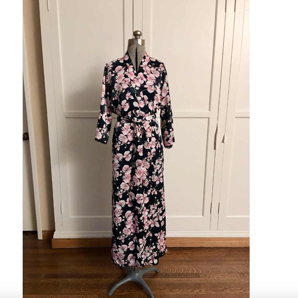 Vintage Valentino Silky Night Gown Robe Kimono Bath robe